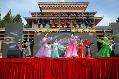 泉城迎客，文化賦能 濟南“超級黃金周”首日文旅市場火熱開局